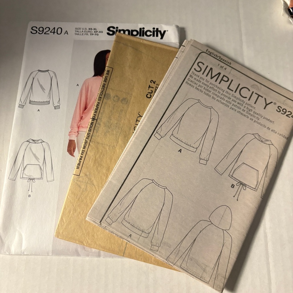 Simplicity Pattern S9240 for Unisex Raglan Pullover Shirts - Picture 3 of 3